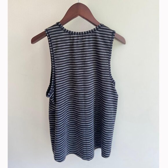 🆕 Athleta Women's Chi Striped Black/Bright White Striped Muscle Tank - Picture 4 of 9